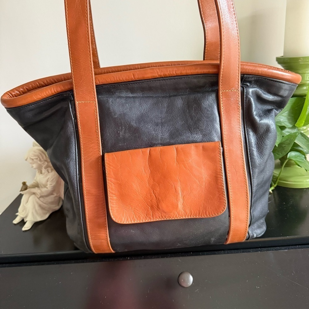 VILLAGE TANNERY Designs by Sevestet New York All‎ Leather Messenger Tote XL